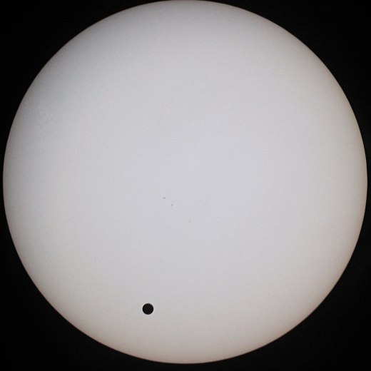 Venus vor der Sonne um 09:13 Uhr MESZ